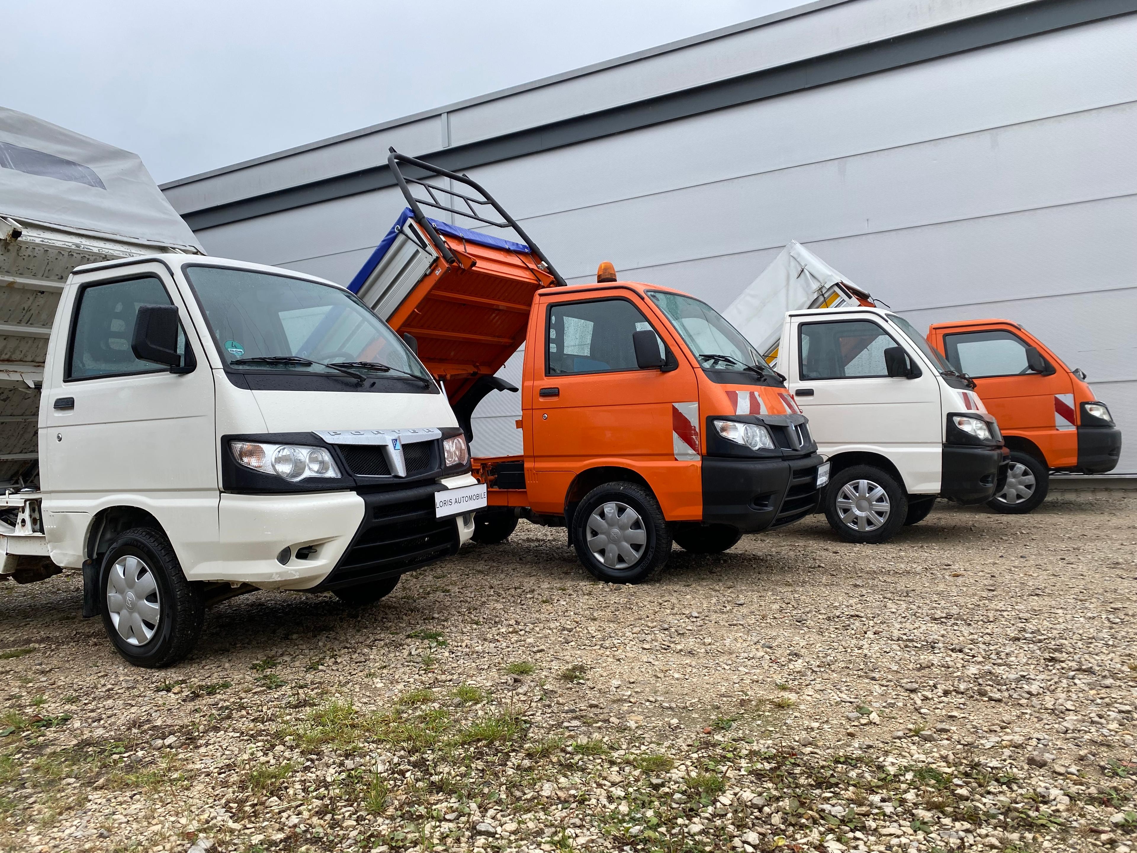 Bild eines Piaggio Porter, PFAU oder Daihatsu Hijet